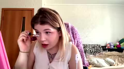 Snapshot of lorrainepurkiss chatting on 07.22.26 Stasha online show from 07.22.26