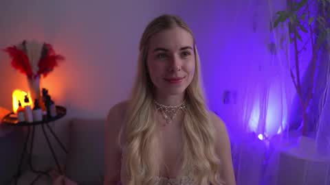 Snapshot of lorrie_love_story chatting on 09.26.25 Lorrie online show from 09.26.25