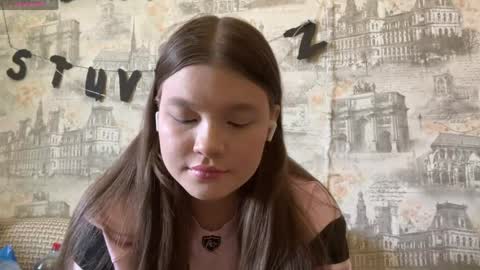 Snapshot of lorrineyosko chatting on 04.03.26 Thea online show from 04.03.26