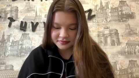 Snapshot of lorrineyosko chatting on 04.05.26 Thea online show from 04.05.26