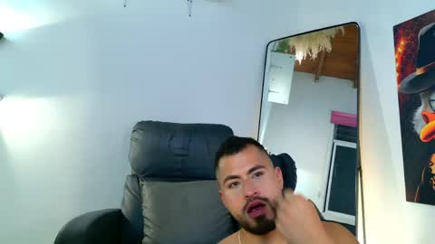 Snapshot of los_juanes chatting on 03.27.26 JUAN JUAN online show from 03.27.26