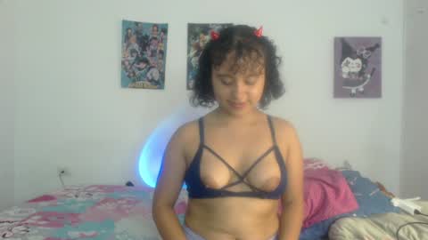 Snapshot of lou_cuteee chatting on 01.21.25 lou_cuteee online show from 01.21.25