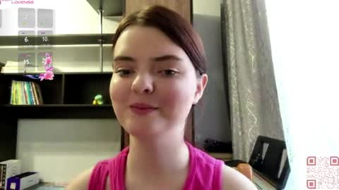 Snapshot of loudeguise chatting on 05.29.26 Esma online show from 05.29.26
