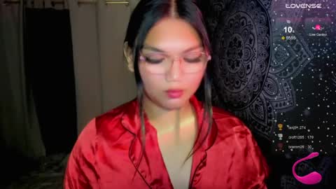 Snapshot of louheart chatting on 05.11.26 Sweet online show from 05.11.26
