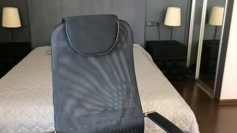 louie_evans online show from 10.28.25