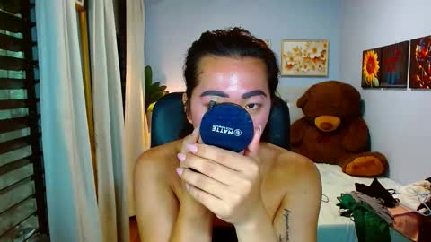 Snapshot of louie_sexy chatting on 05.05.26 Cathy online show from 05.05.26