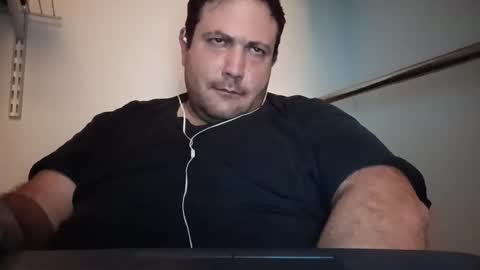 Snapshot of louinv chatting on 11.23.25 louinv online show from 11.23.25