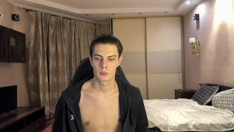 Mark online show from 01.10.25