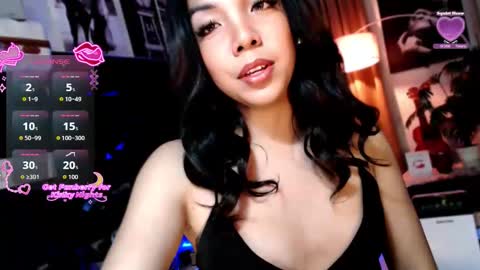 Snapshot of louisassy chatting on 04.22.26 Louisa online show from 04.22.26