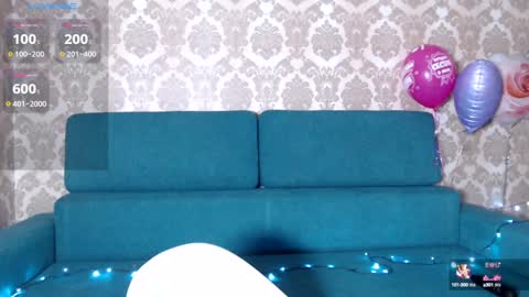 Snapshot of louise_phlox chatting on 02.02.25 Louise online show from 02.02.25