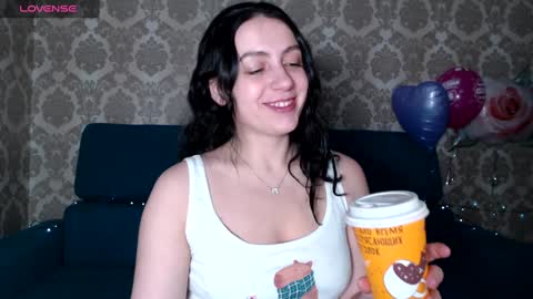 Snapshot of louise_phlox chatting on 02.04.25 Louise online show from 02.04.25