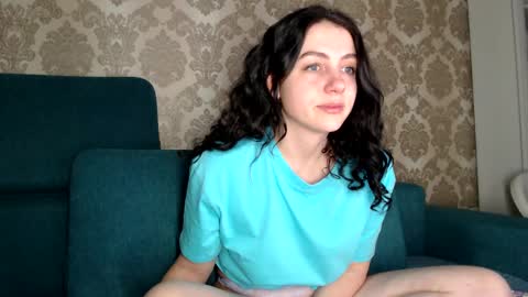 Snapshot of louise_phlox chatting on 02.28.25 Louise online show from 02.28.25