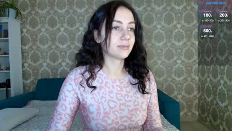 Snapshot of louise_phlox chatting on 10.09.25 Louise online show from 10.09.25