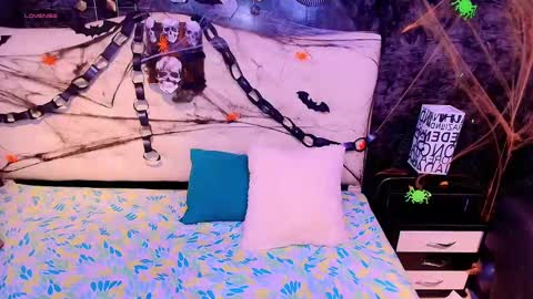 Ainhoa online show from 10.16.25