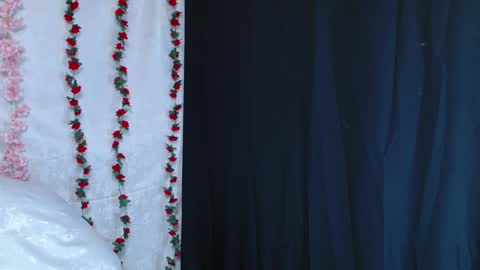 love bella  online show from 12.12.24