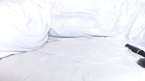 love bella  online show from 01.20.25