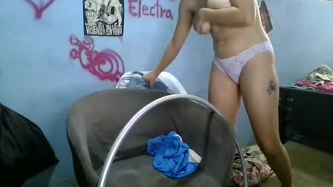 Snapshot of love_electra chatting on 02.26.25 love_electra online show from 02.26.25