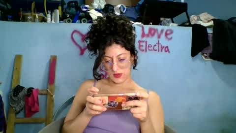 Snapshot of love_electra chatting on 09.11.25 love_electra online show from 09.11.25