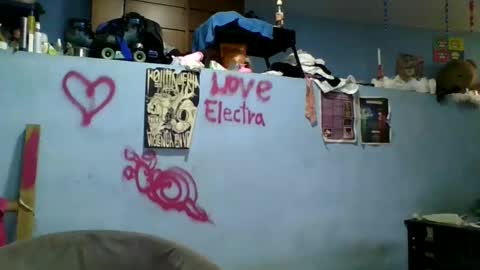 Snapshot of love_electra chatting on 10.12.25 love_electra online show from 10.12.25