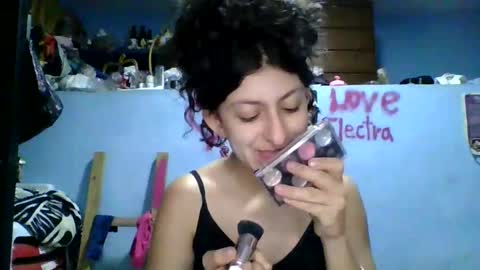Snapshot of love_electra chatting on 10.25.25 love_electra online show from 10.25.25