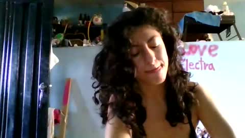 Snapshot of love_electra chatting on 11.18.25 love_electra online show from 11.18.25