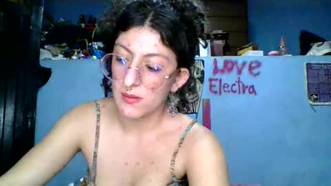 Snapshot of love_electra chatting on 02.26.26 love_electra online show from 02.26.26