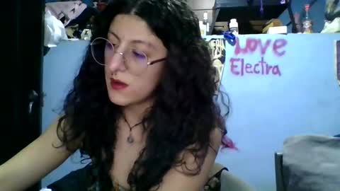 Snapshot of love_electra chatting on 03.17.26 love_electra online show from 03.17.26