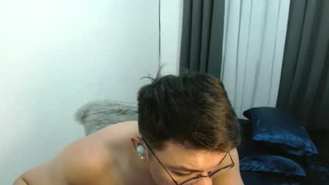 Snapshot of love_hottieh chatting on 10.11.25 love_hottieh online show from 10.11.25