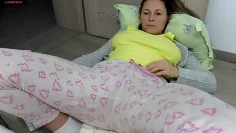 jessmy pleasure is in your hands s online show from 12.15.24