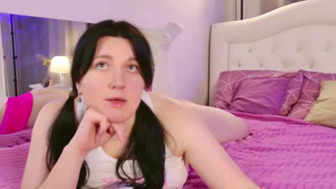 Monika online show from 11.05.25