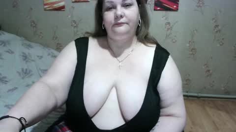 Snapshot of love_milanna chatting on 05.19.26 Milana online show from 05.19.26