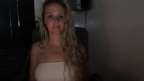 LoVe On  online show from 04.10.26