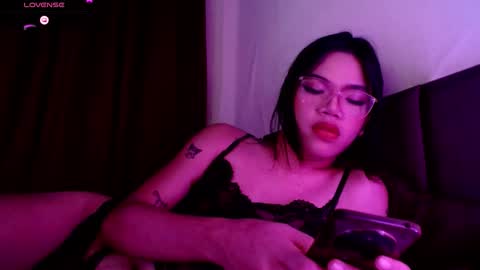 Snapshot of love_seren chatting on 10.02.25 Seren online show from 10.02.25