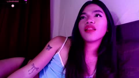 Snapshot of love_seren chatting on 10.03.25 Seren online show from 10.03.25