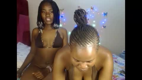 Snapshot of love_sparkle chatting on 10.15.25 love_sparkle online show from 10.15.25