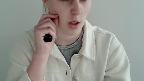 Vivian online show from 11.05.25