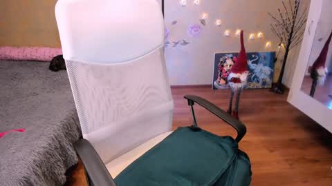 cat-girl online show from 01.03.25