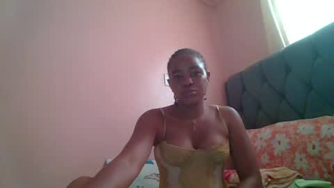 Snapshot of lovegal335 chatting on 07.15.26 lovegal335 online show from 07.15.26