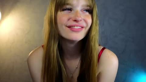 Snapshot of lovelly_molly chatting on 05.28.26 Molly online show from 05.28.26