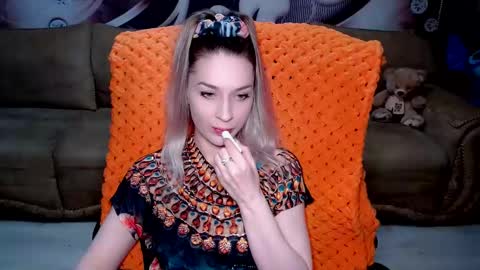 private open online show from 03.01.25