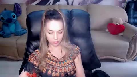 Snapshot of lovellymalina chatting on 08.01.26 private open online show from 08.01.26