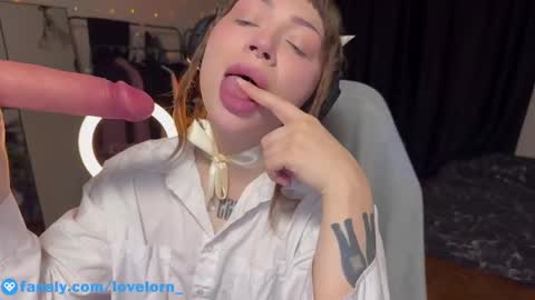 Snapshot of lovelorn_ chatting on 12.20.24 Elsa online show from 12.20.24