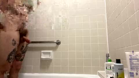 Snapshot of lovelove9915 chatting on 01.01.25 lovelove9915 online show from 01.01.25