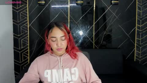 Snapshot of lovely_ashlee chatting on 12.03.24 lovely_ashlee online show from 12.03.24