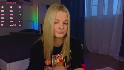 Snapshot of lovely_babyy chatting on 03.04.26 Jenny online show from 03.04.26