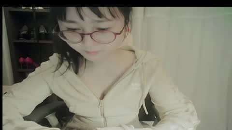 Snapshot of lovely_dana chatting on 03.18.26 DANA KIM online show from 03.18.26
