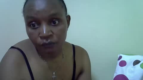 Snapshot of lovely_gee chatting on 04.19.26 sexylover online show from 04.19.26