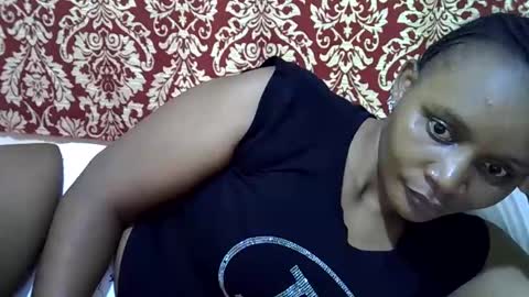 Snapshot of lovely_gee chatting on 04.26.26 sexylover online show from 04.26.26