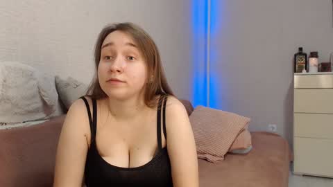 Lovely Hayley online show from 01.11.25