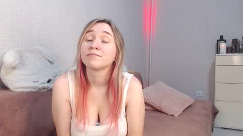 Lovely Hayley online show from 11.02.25